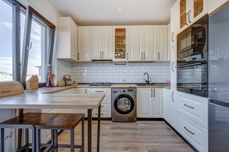 Militari, vila superba, mobilata, curte libera, doar 5 minute de Militari sau Chiajna