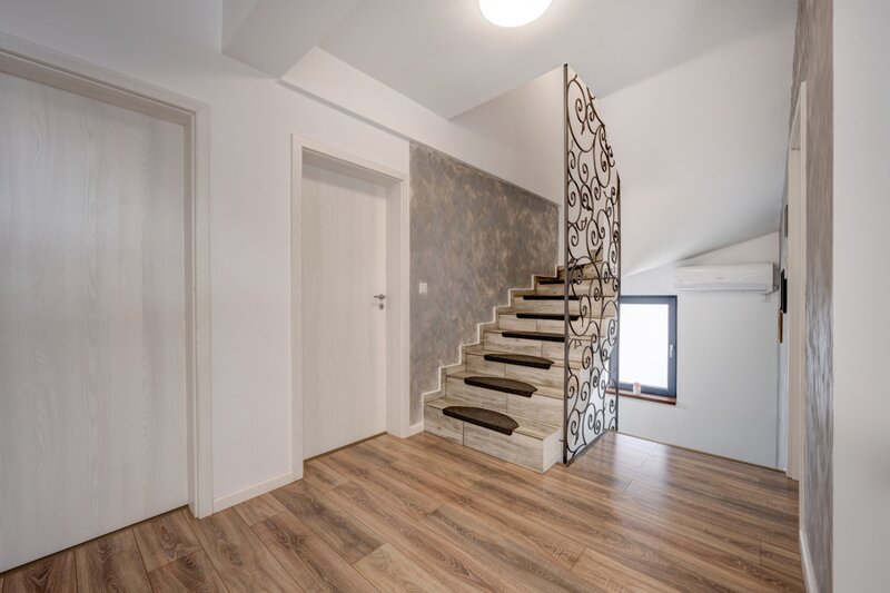 Militari, vila superba, mobilata, curte libera, doar 5 minute de Militari sau Chiajna