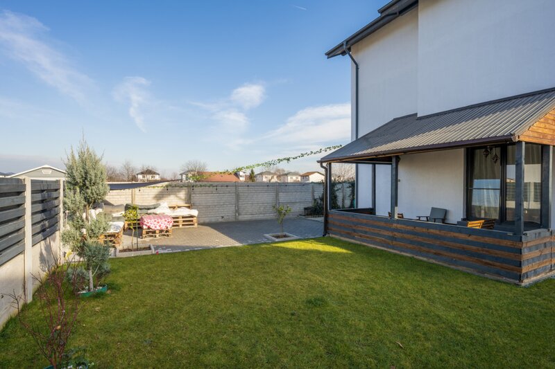 Militari, vila superba, mobilata, curte libera, doar 5 minute de Militari sau Chiajna