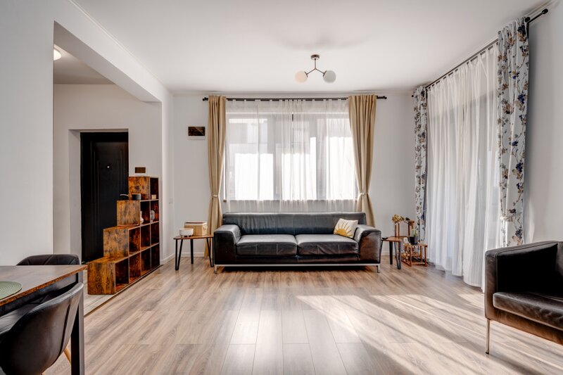 Militari, vila superba, mobilata, curte libera, doar 5 minute de Militari sau Chiajna